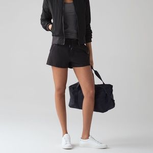 Lululemon On The Fly Shorts Blk Sz 8